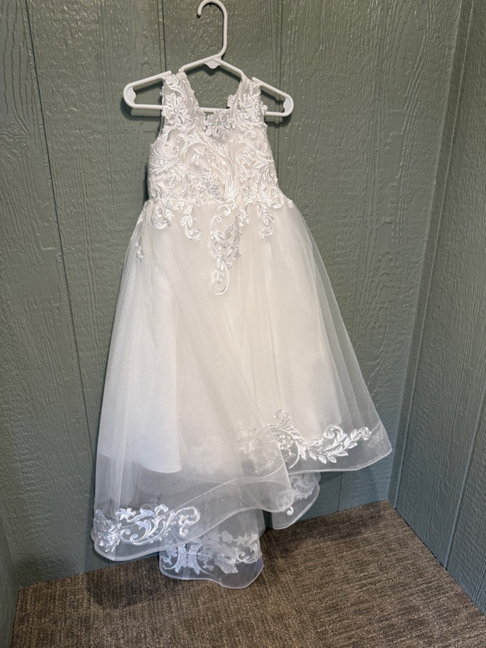 White Lace Tulle Flower Girl Dress - size 4T/5T
